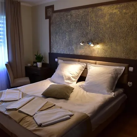 Goscinne Lech فندق مبيت وإفطار